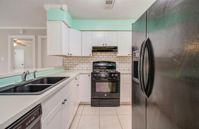 Building Photo - 17543 Methil Dr