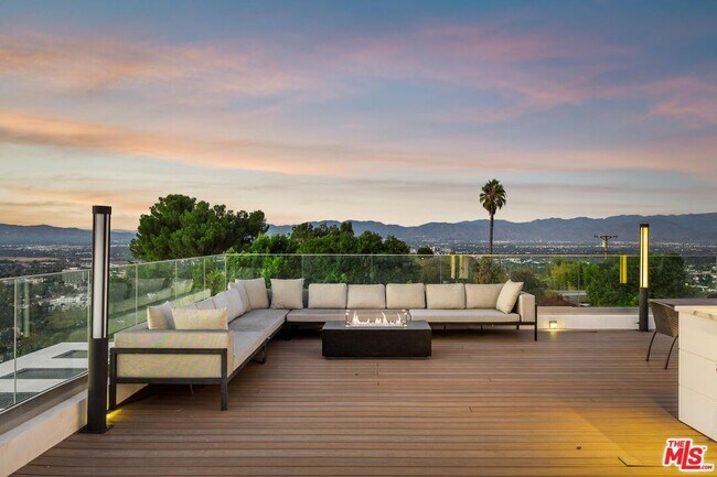 Building Photo - 3911 Cody Rd