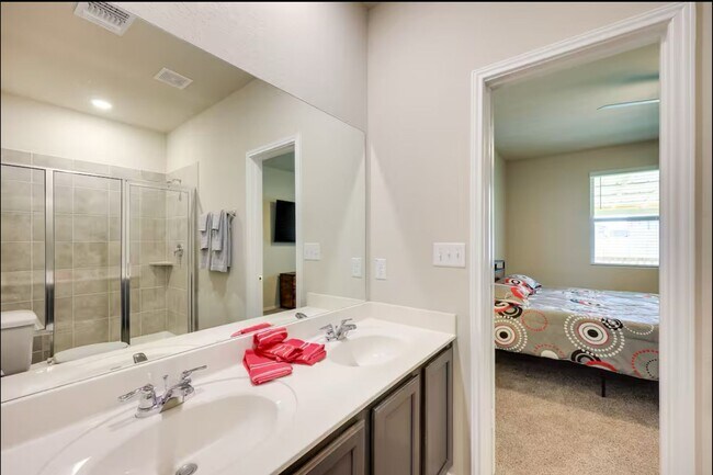 Building Photo - First Time Rental! 4 Bedroom 2 1/2 Bath ~M...