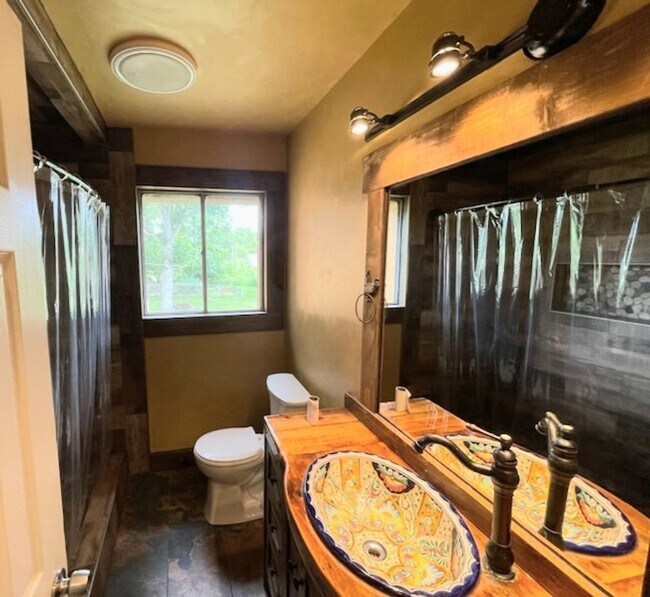 Building Photo - Beautiful home with lots of exterior space!