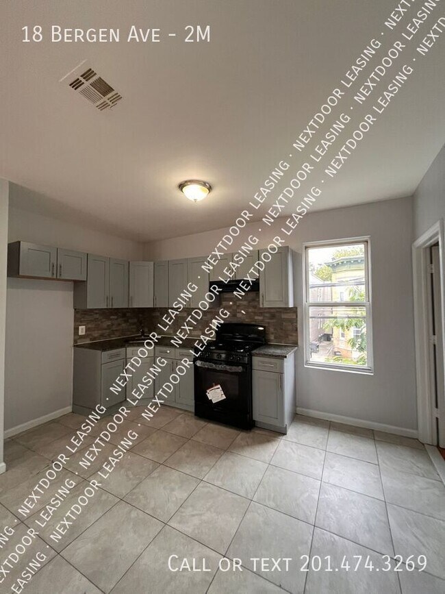 Primary Photo - 18 Bergen Ave