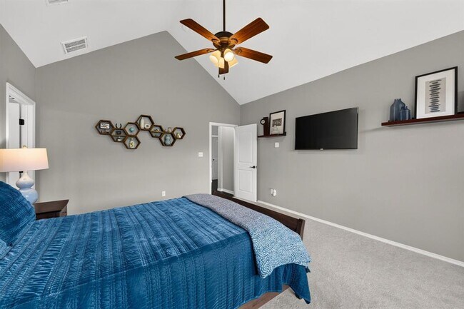 Building Photo - 2801 Manitou Dr