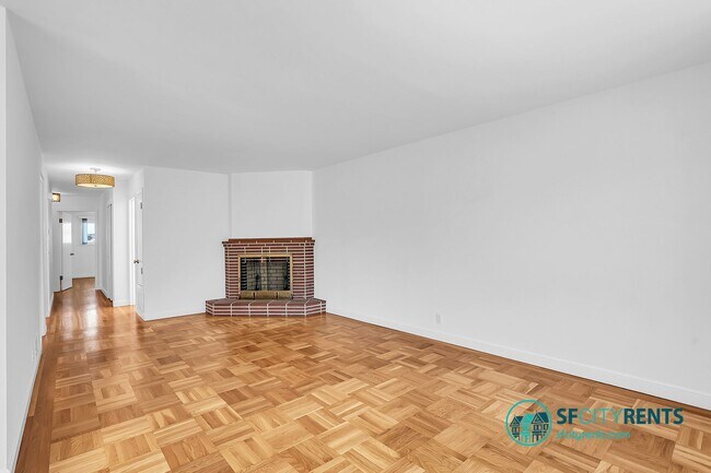 Building Photo - Silver Terrace: Updated Single Family Home...