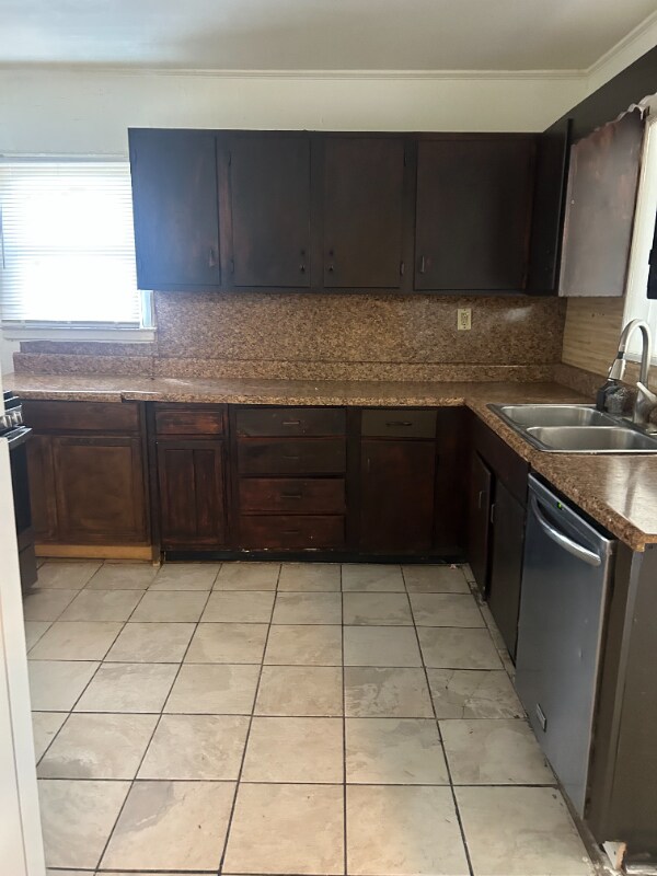 Building Photo - 2132 Donald Lee Hollowell Pkwy NW