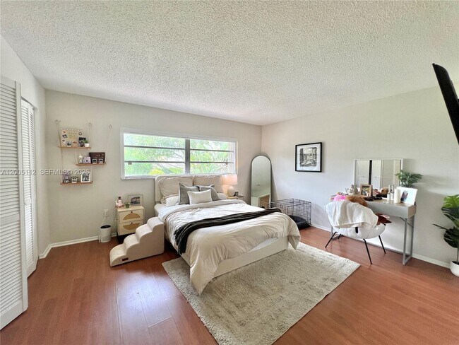 Building Photo - 8114 SW 81st Ter