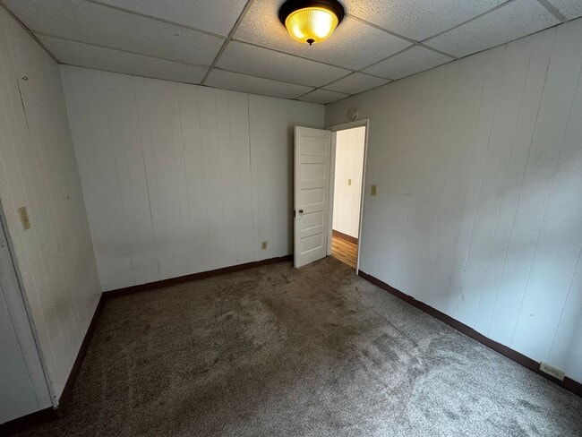 Building Photo - 113-115 N 22nd Ave W