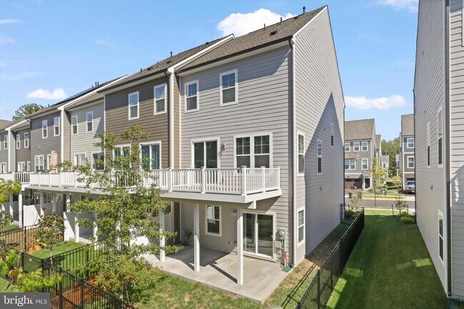 Primary Photo - 1780 Cherry Birch St