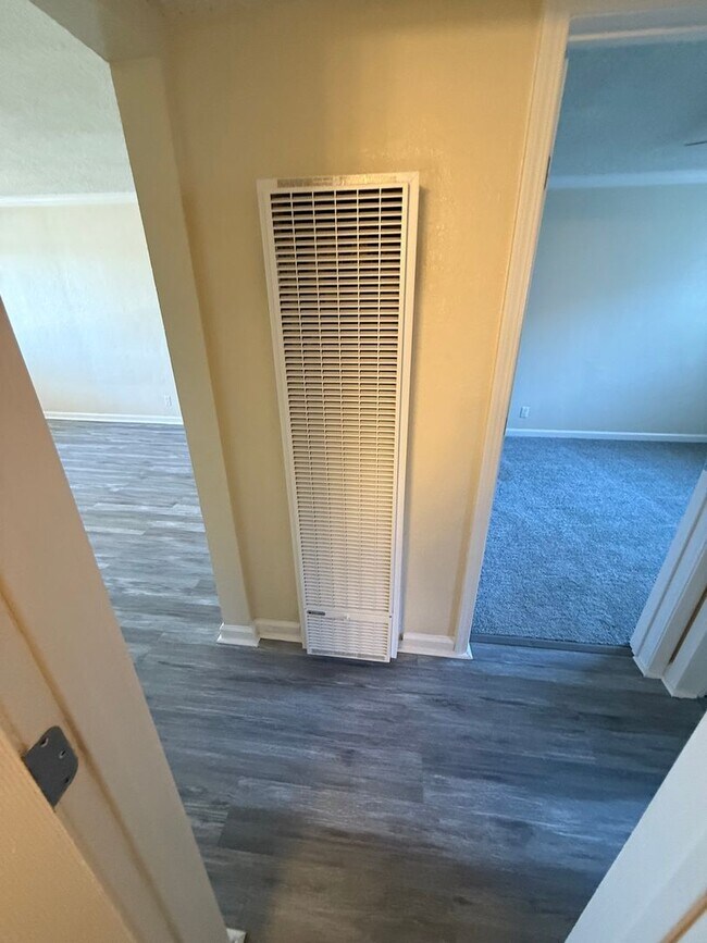 Building Photo - Welcome to SkyView Villa & Somerset Apartments!