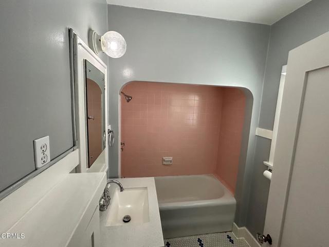 Building Photo - 1206 Huntington Dr