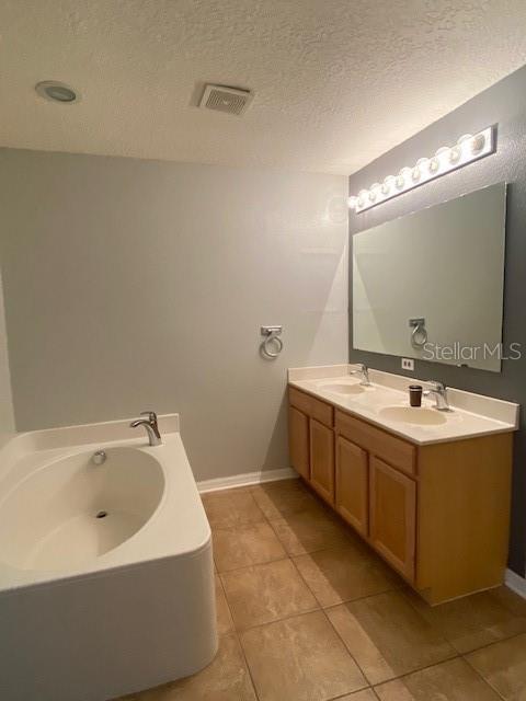 Building Photo - 10524 Laxton St