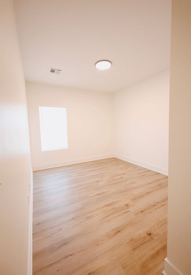 Building Photo - 615 Briarbrook Ln