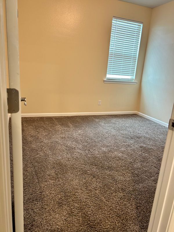 Building Photo - 1805 E Lakeshore Lndg Dr