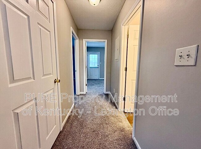 Building Photo - 137 Grinder Ct