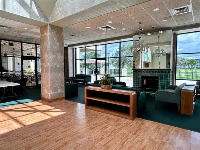 Building Photo - 2402 Antigua Cir