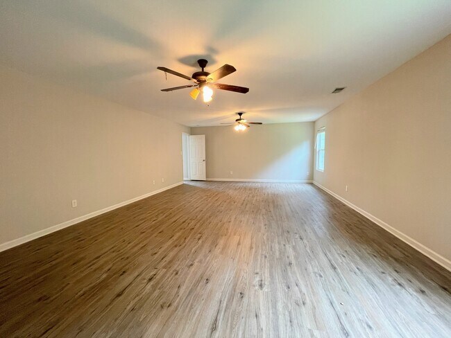 Building Photo - 30003 Westfield Dr