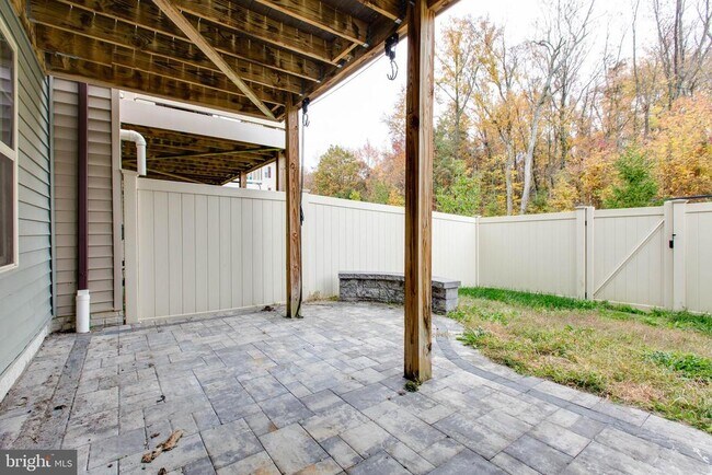 Building Photo - 2805 Fredericksburg Rd