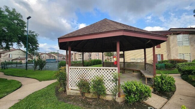 Building Photo - 2120 El Paseo St