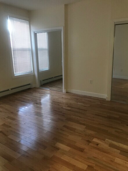 Building Photo - 20 Governor St