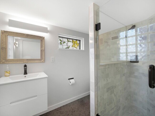 Building Photo - 5084 Atlantic View