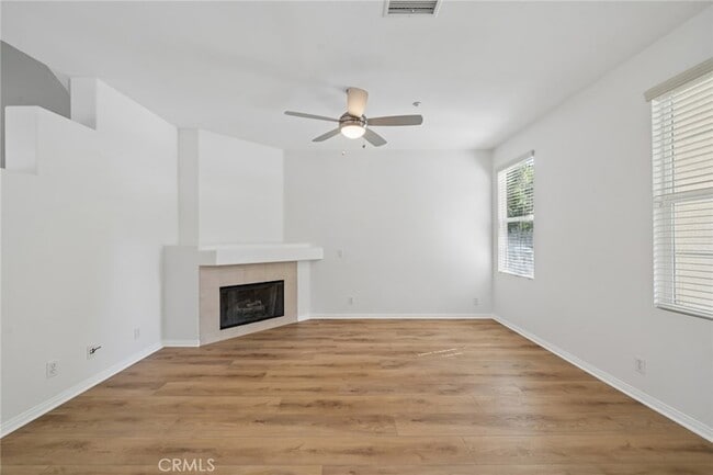 Building Photo - 215 Dewdrop