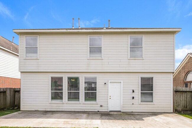 Building Photo - 12151 Landsdown Ridge Way