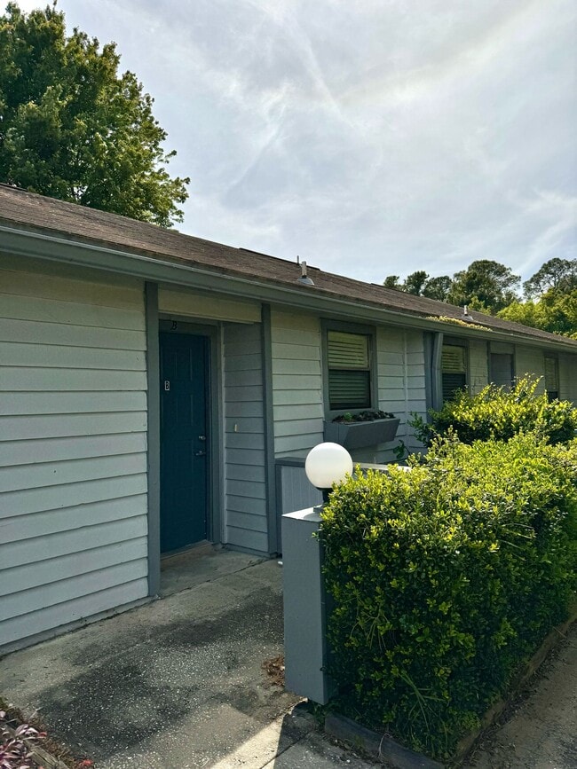 Building Photo - 1278 Montecello Dr