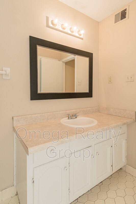 Building Photo - 3312 Warringwood Dr