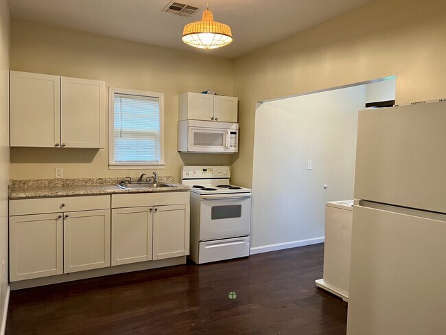 Building Photo - 809 N Owasso Ave
