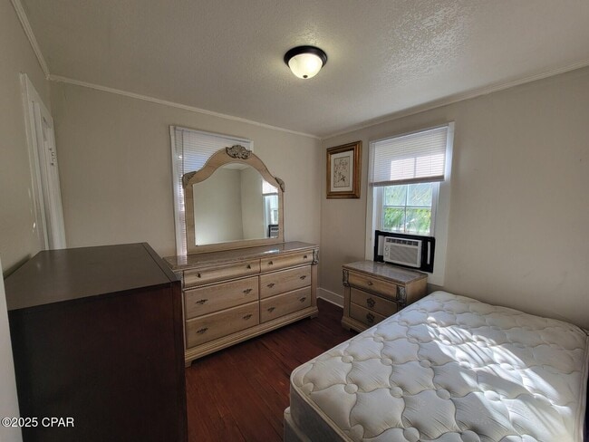 Building Photo - 131 Allen Ave