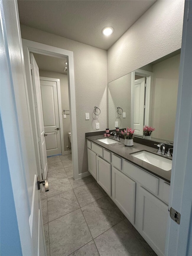 Building Photo - 122 Nightshade St