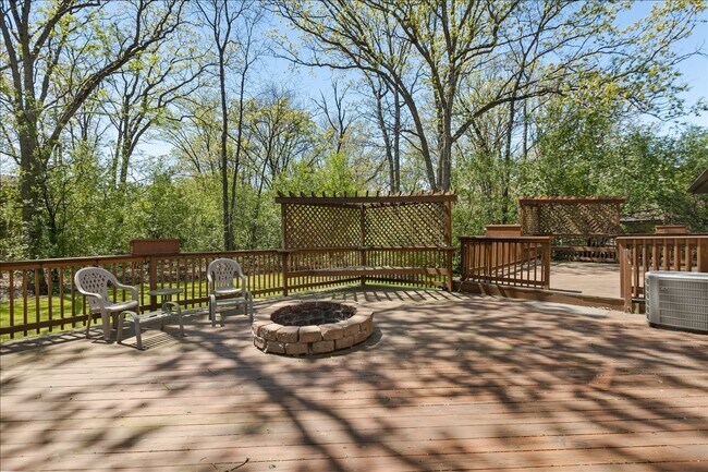 Building Photo - 33 Half Day Rd