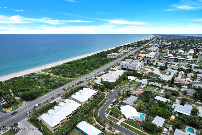Building Photo - 2534 N Hwy A1A