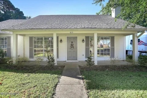 Building Photo - 631 Live Oak Dr