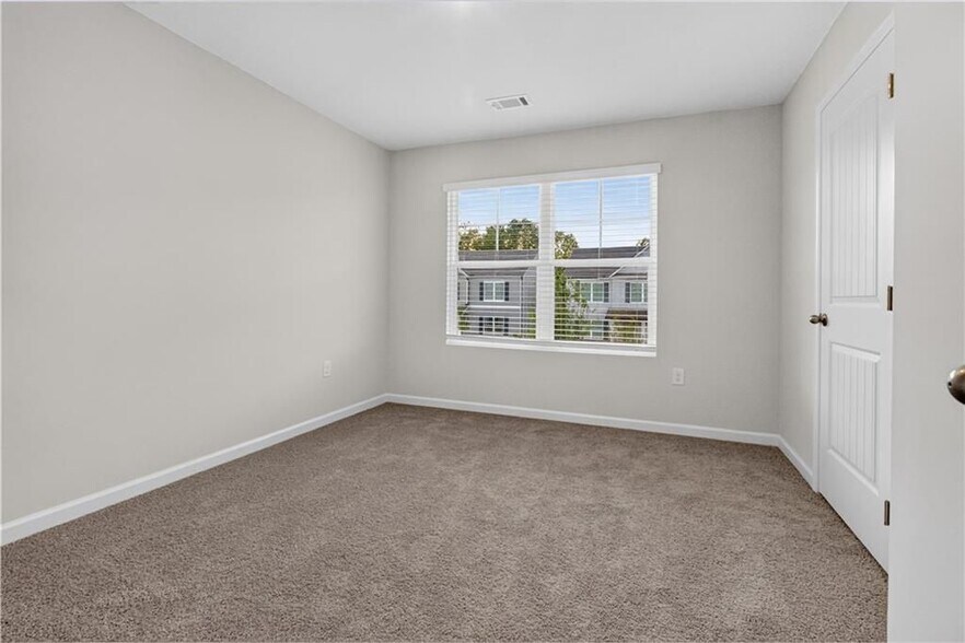 Building Photo - 129 King Vlg