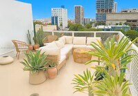 Building Photo - 481 NE 29th St