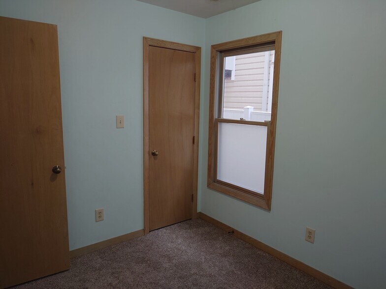 Building Photo - 2304 Merry Oaks Ct