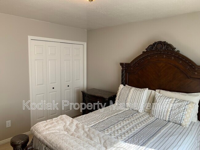 Building Photo - 1737 E 2800 N