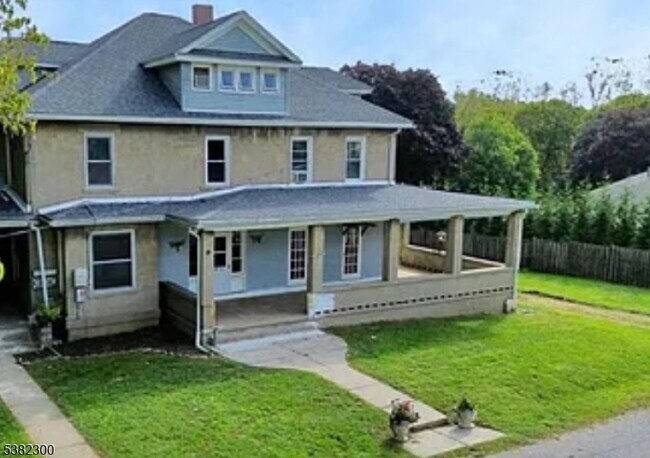 Primary Photo - 709 Beacon St