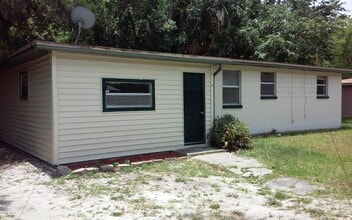 Building Photo - 220 Woodside Dr