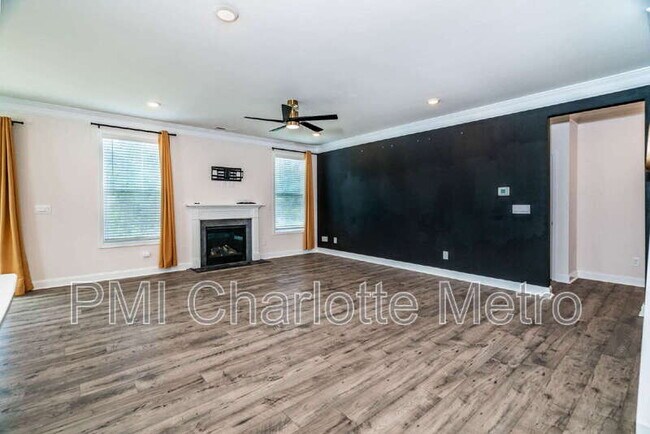 Building Photo - 5121 Ennisworth Ln