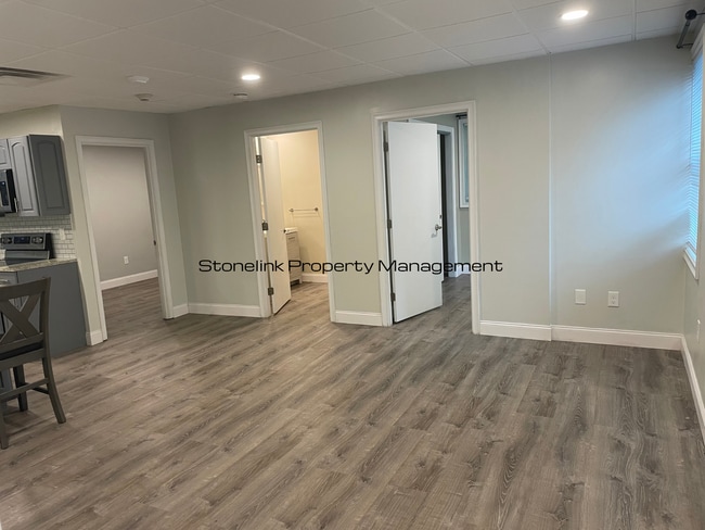 Building Photo - Fully Renovated Condo For Rent in Barrington!