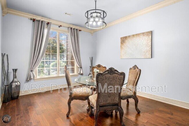 Building Photo - 5106 Sloan Cir