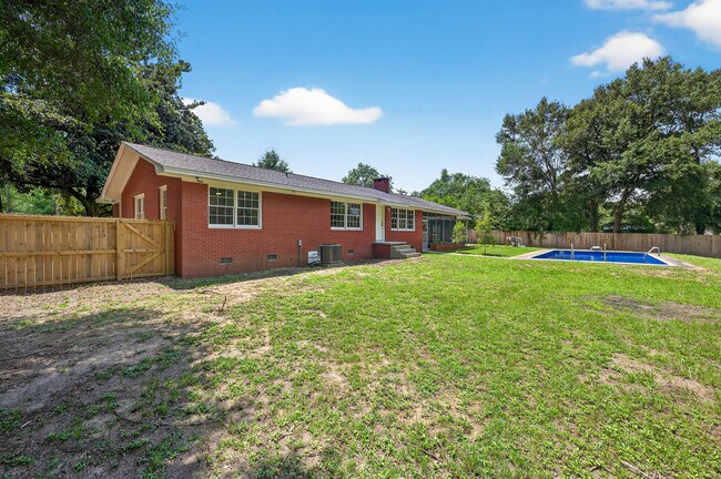 Building Photo - 758 9th Ave