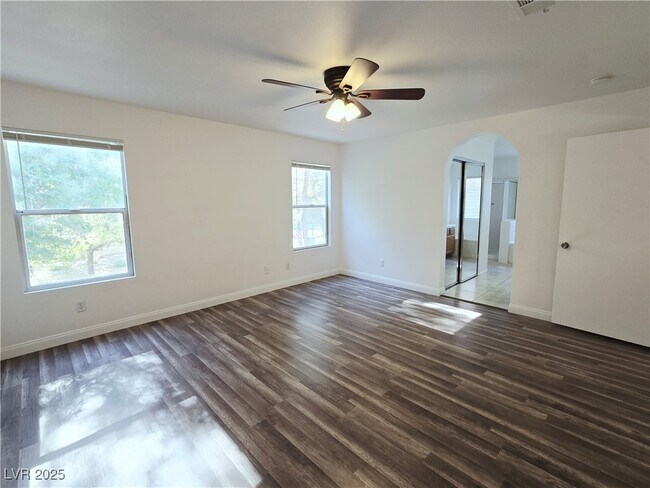 Building Photo - 9433 Valencia Canyon Dr