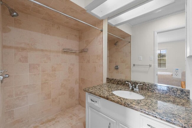Building Photo - 4948 Post Oak Timber Dr