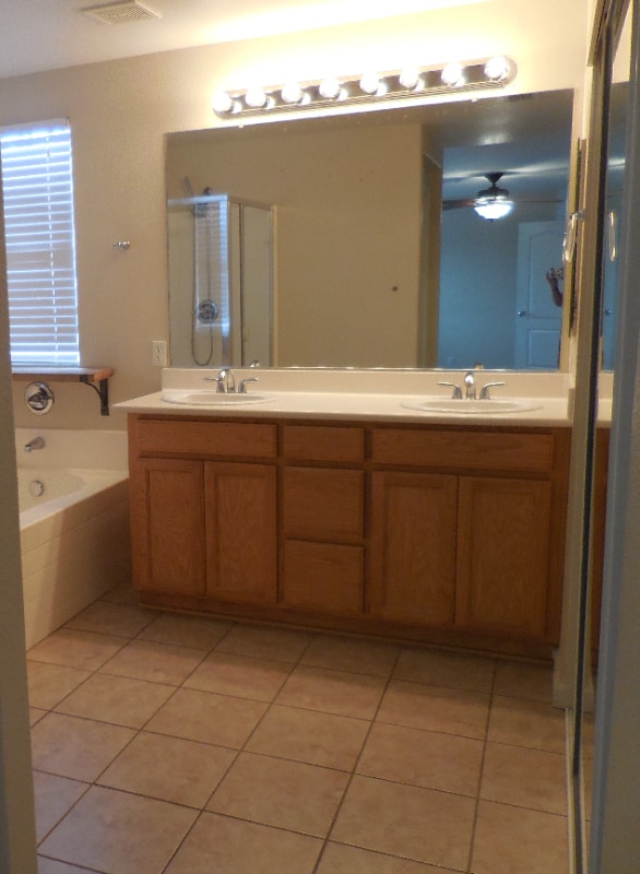 Building Photo - 1734 Lee Dr