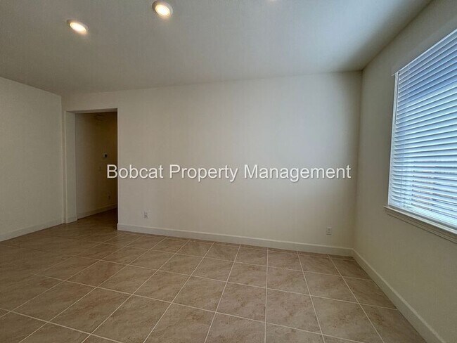 Building Photo - 1120 Dapple Dr