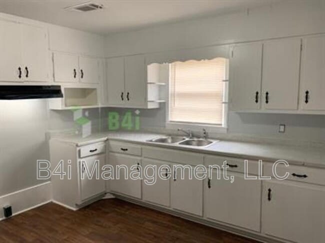 Building Photo - 1123 Drewery Ave