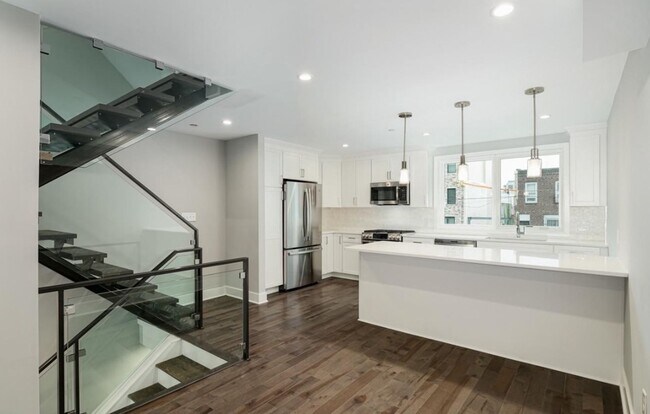 Building Photo - 1324 S Woodstock St