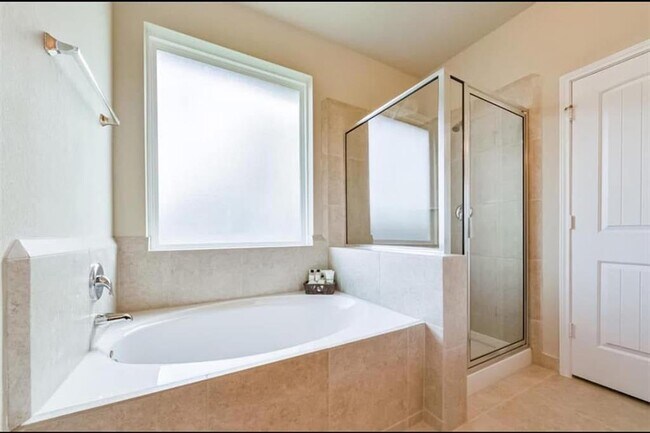 Building Photo - 3543 Paganini Pl